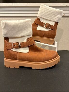 Cat & Jack Kristie Cognac Knit Cuff Boots Youth Size 4Y NWT Fast Shipping